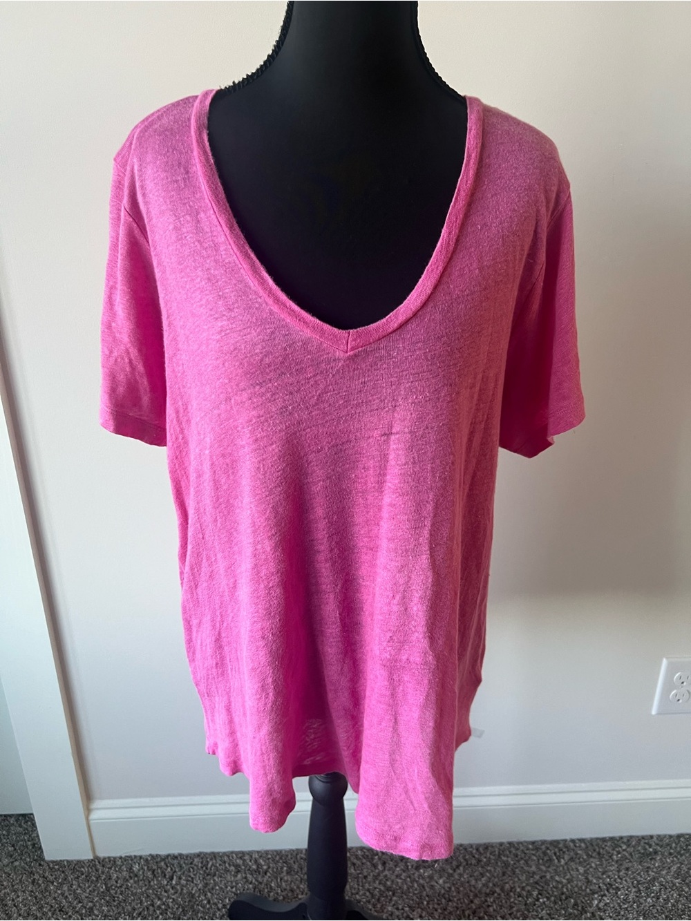 Vineyard Vines 100% Linen V-Neck Short Sleeve Tee in Bright Pink